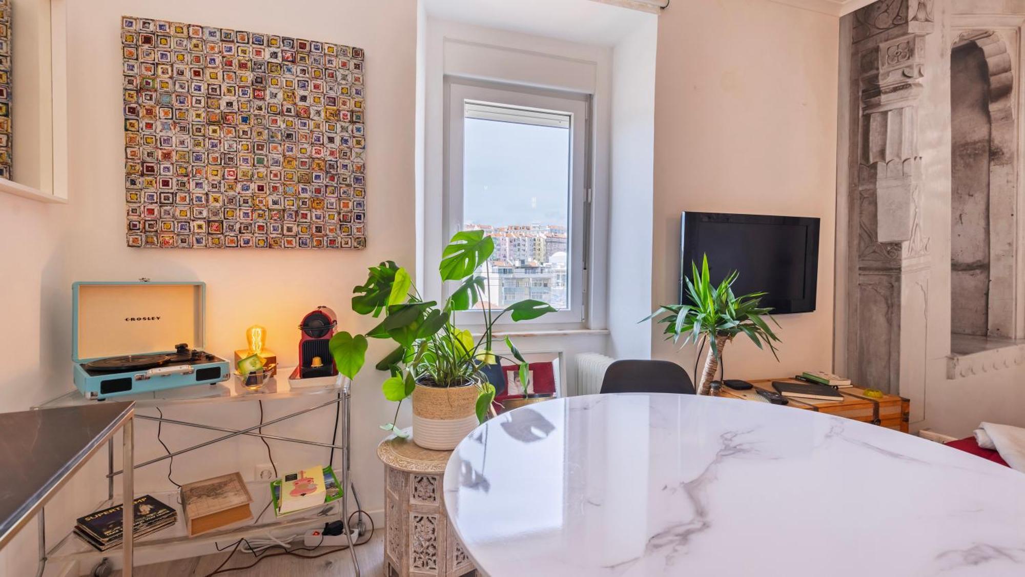 Sunny Design Apt In Praca Das Flores By Lovelystay Lisabona Exterior foto
