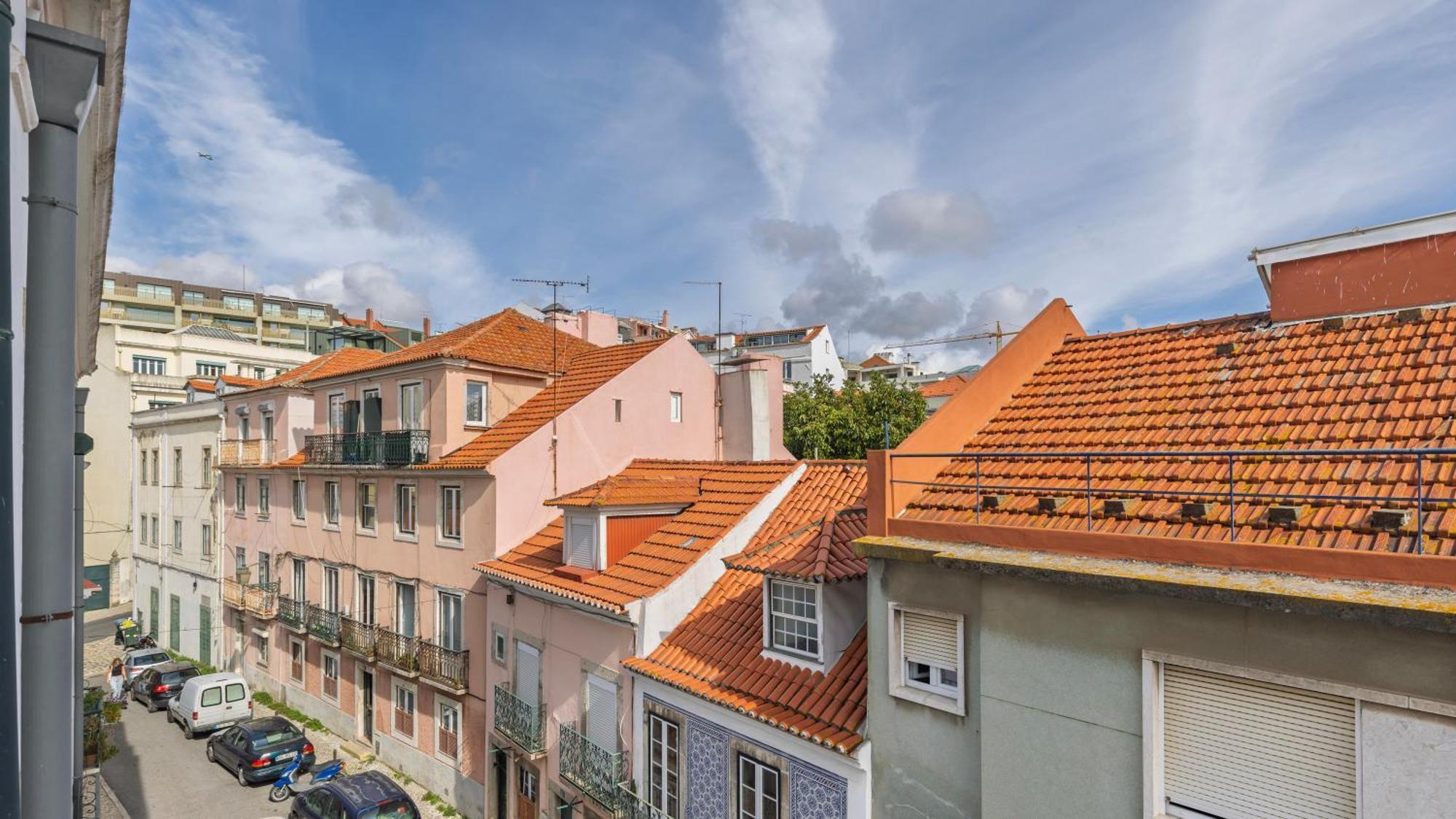 Sunny Design Apt In Praca Das Flores By Lovelystay Lisabona Exterior foto